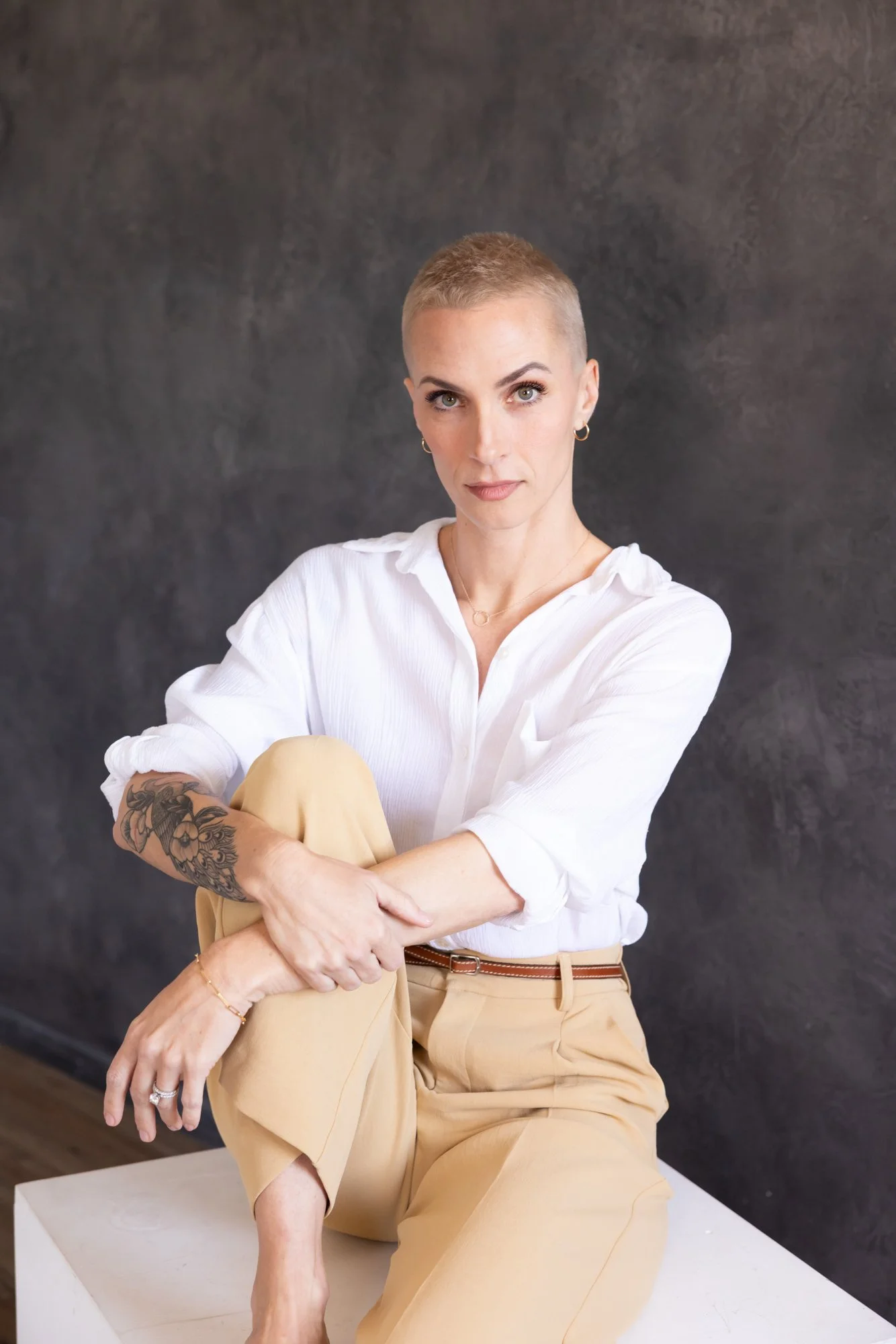 woman-short-hair-brand-working-shuck-it-consulting-tampa-florida-AMorganStudios-12.jpg