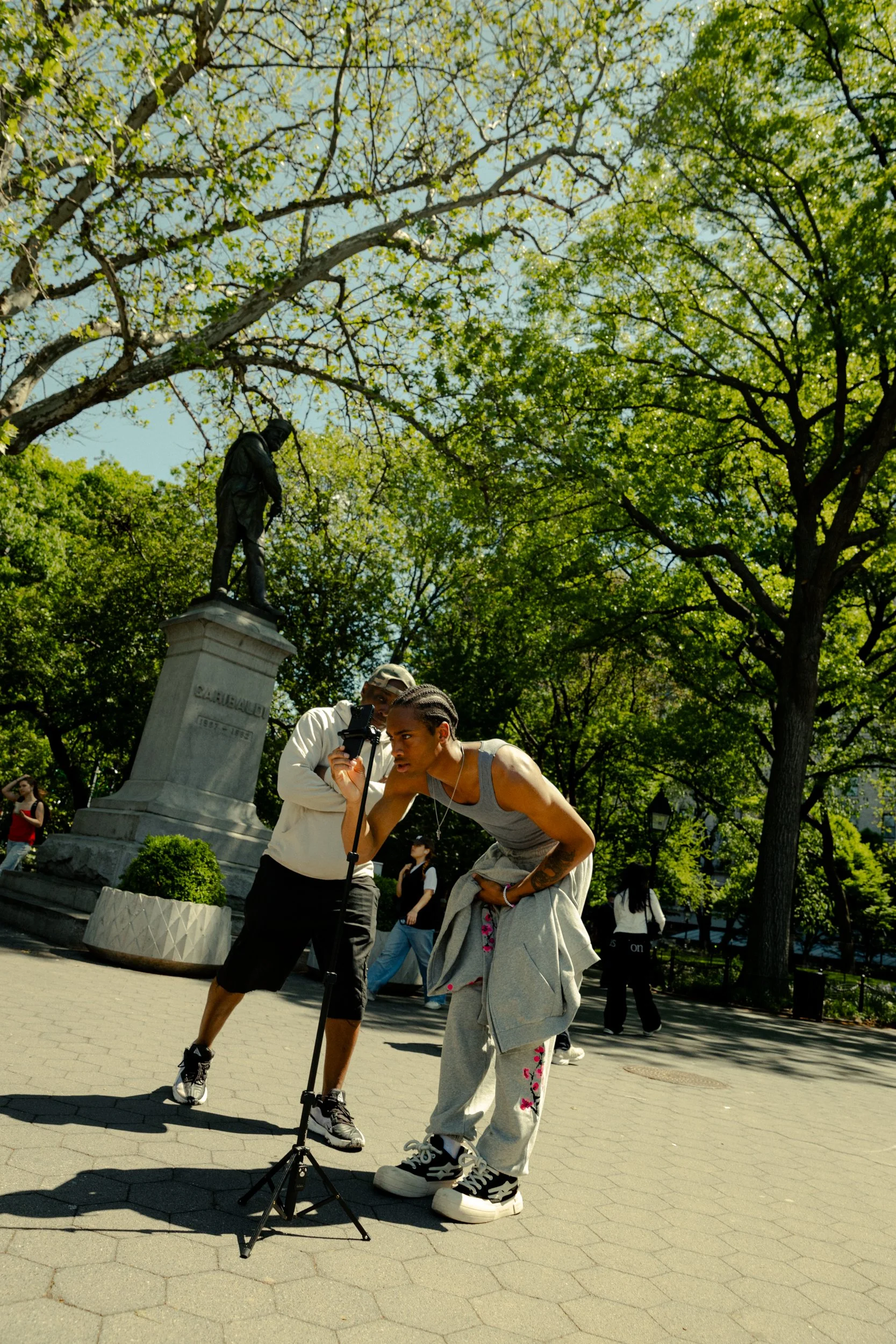 WORK-250508- NYC Street Photography x RR-6321.jpg