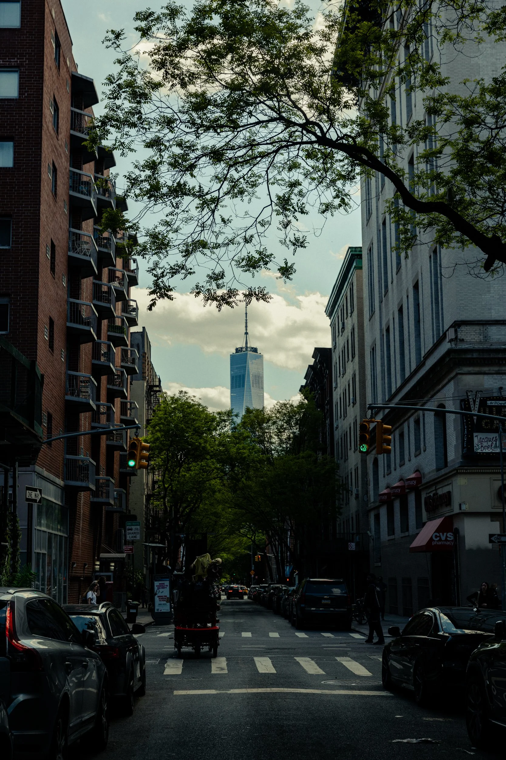 WORK-250508- NYC Street Photography x RR-6956.jpg