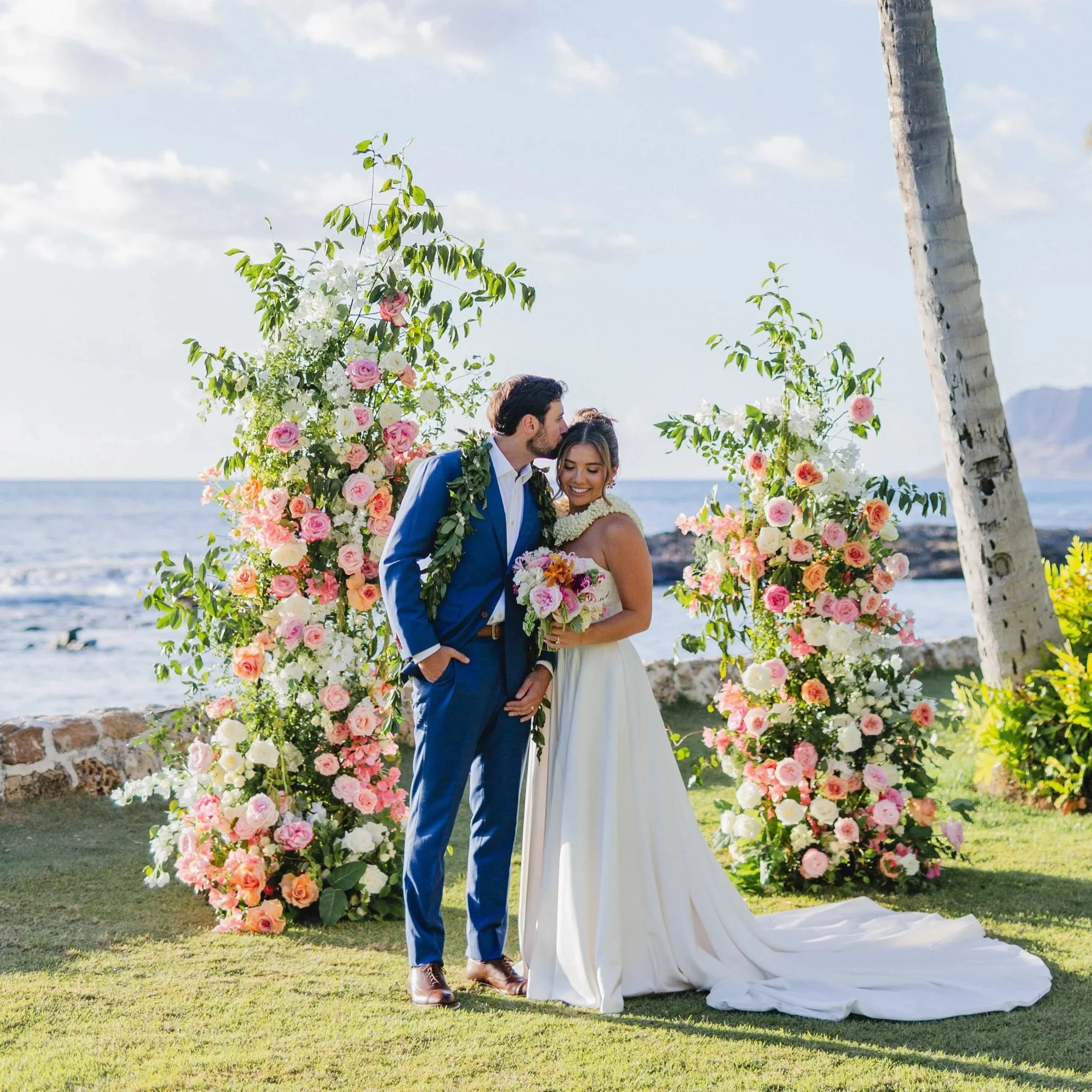 Kaheke &amp; Gavin’s Bright Lanikuhonua Wedding on Oahu