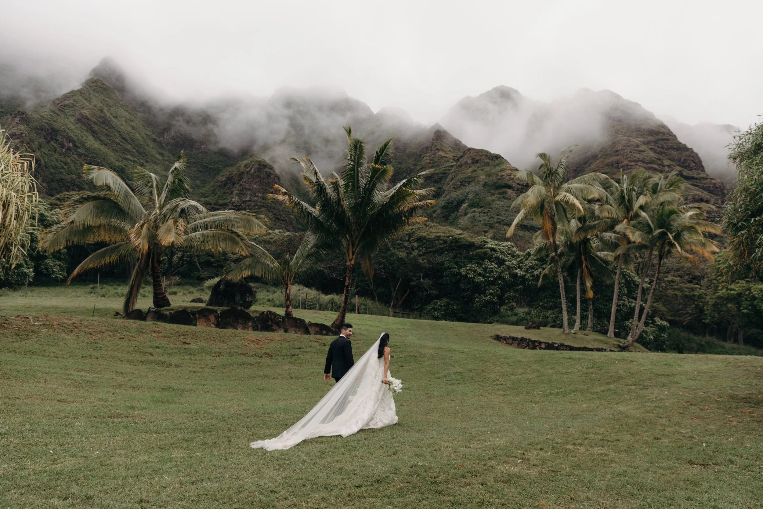 Jasmine and Mathew’s Timeless Kualoa Ranch Wedding at Palikū Gardens