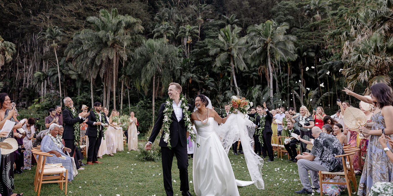 waimea-valley-oahu-wedding-ceremony.png