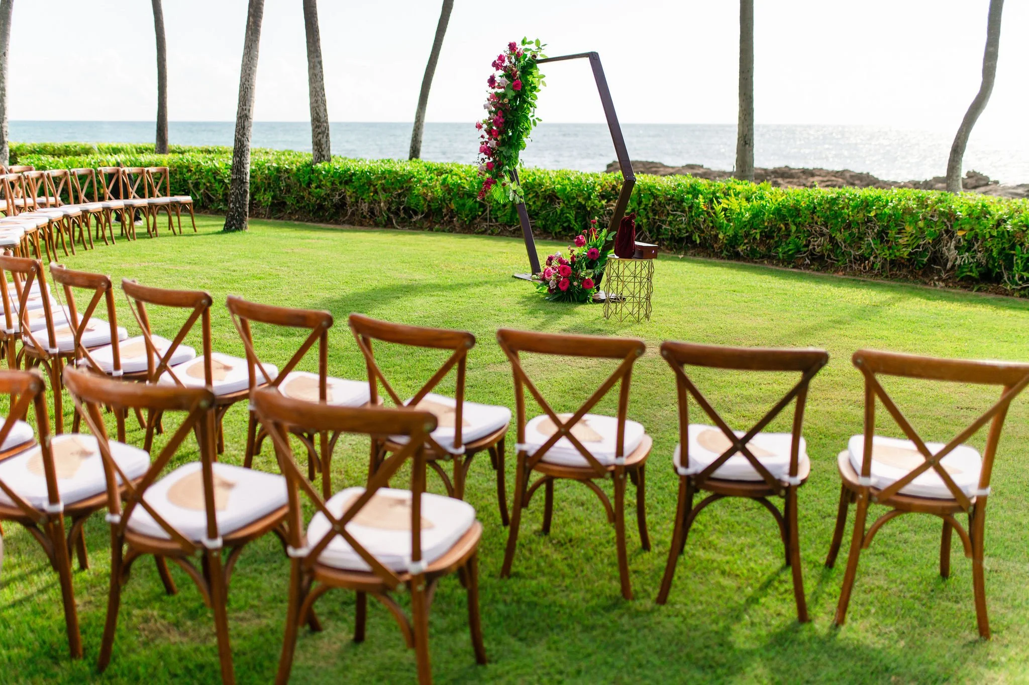 wedding ceremony by the beach in hawaii