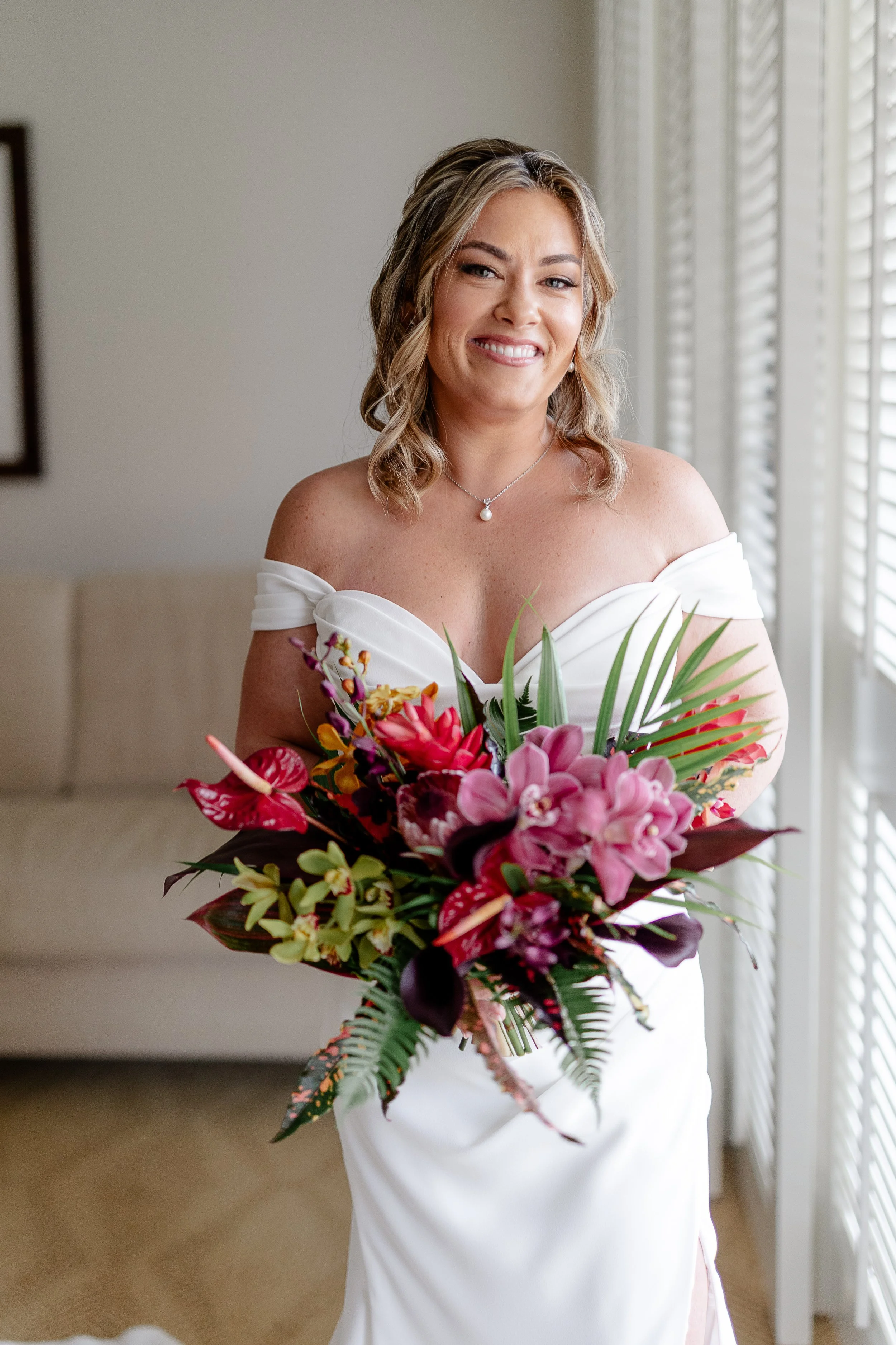 Bride with tropical bouquet