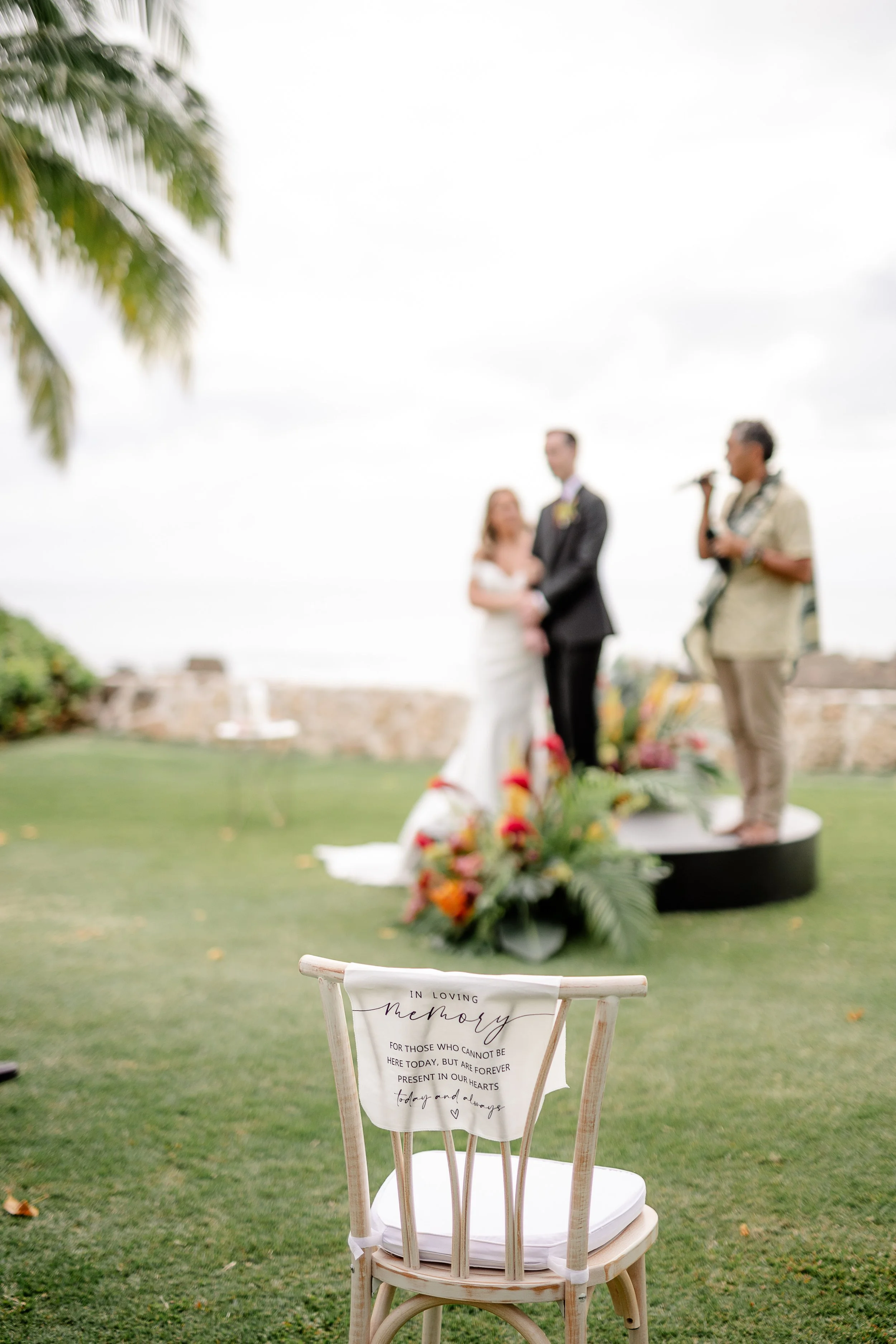 Memorial chair at wedding in Hawai'i