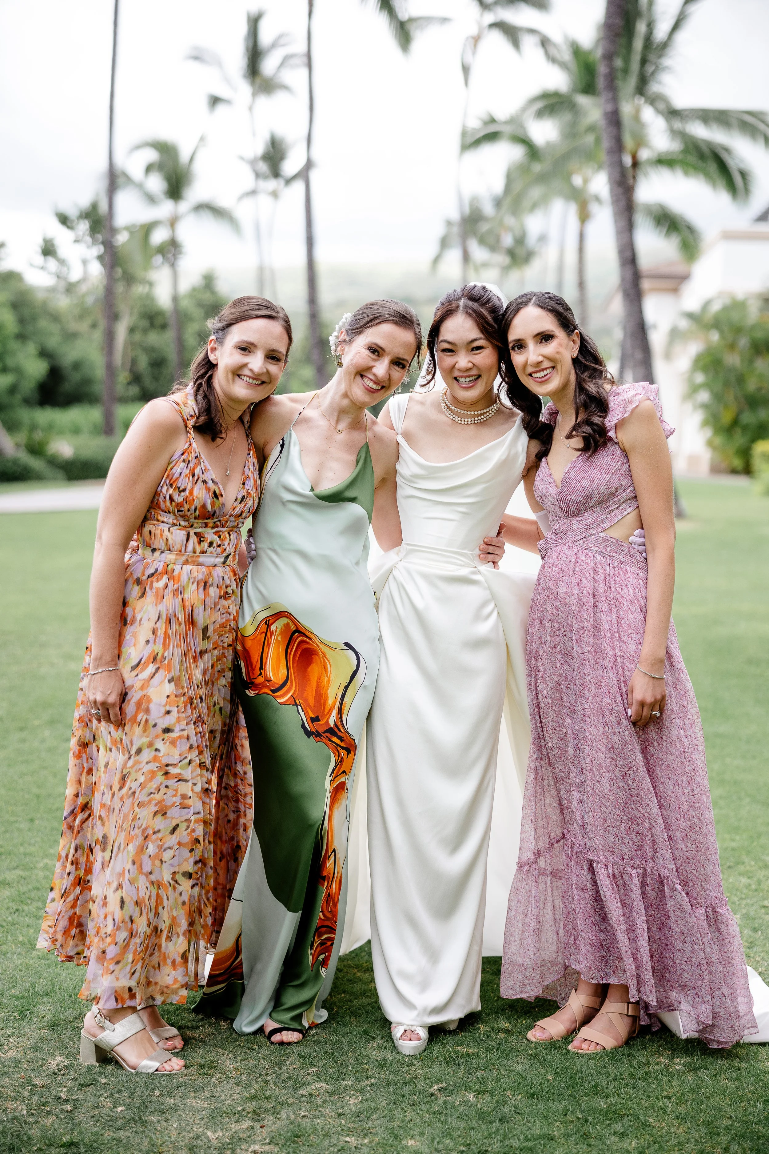 group photo with bride and bridesmaids