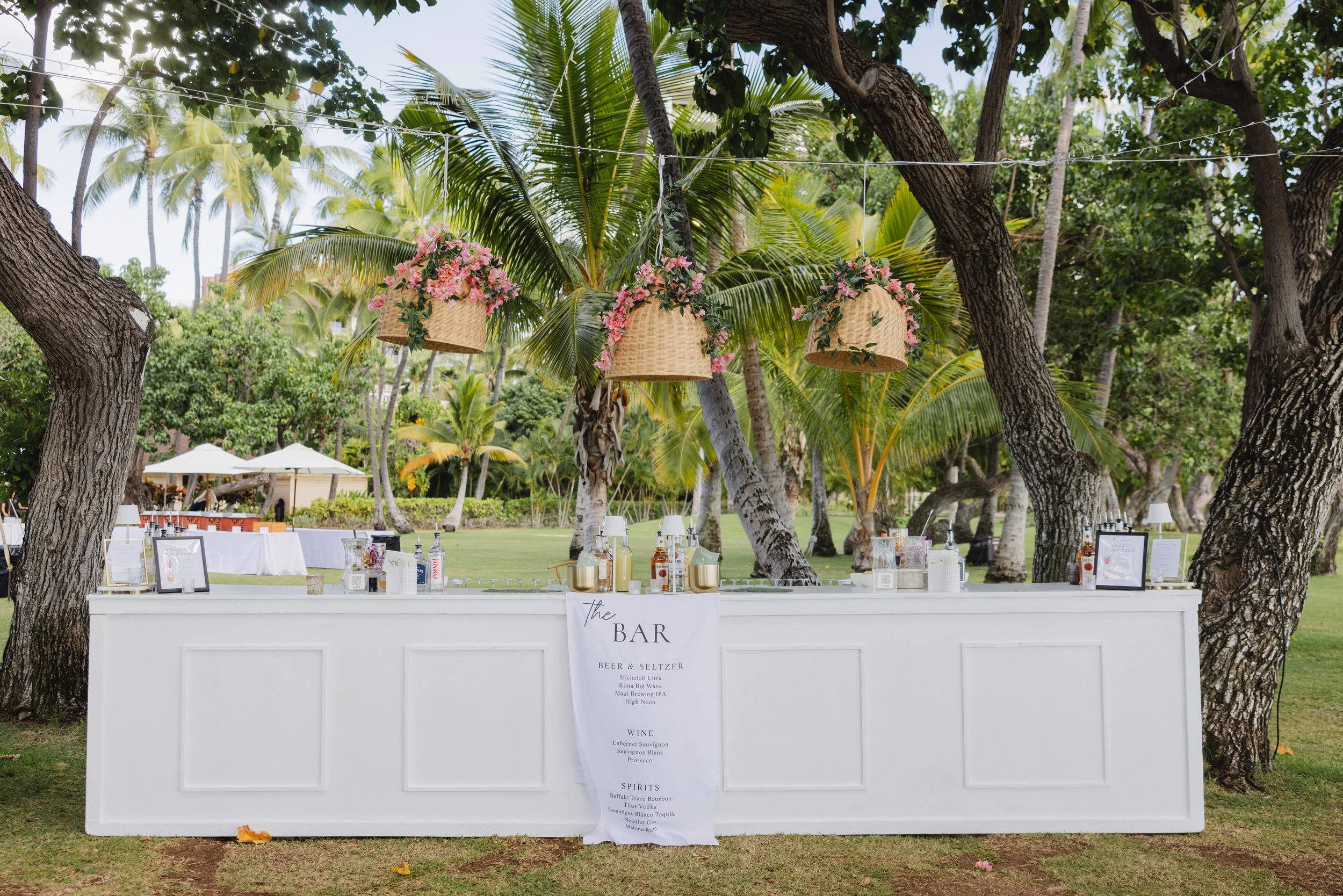 white bar at wedding in hawaii