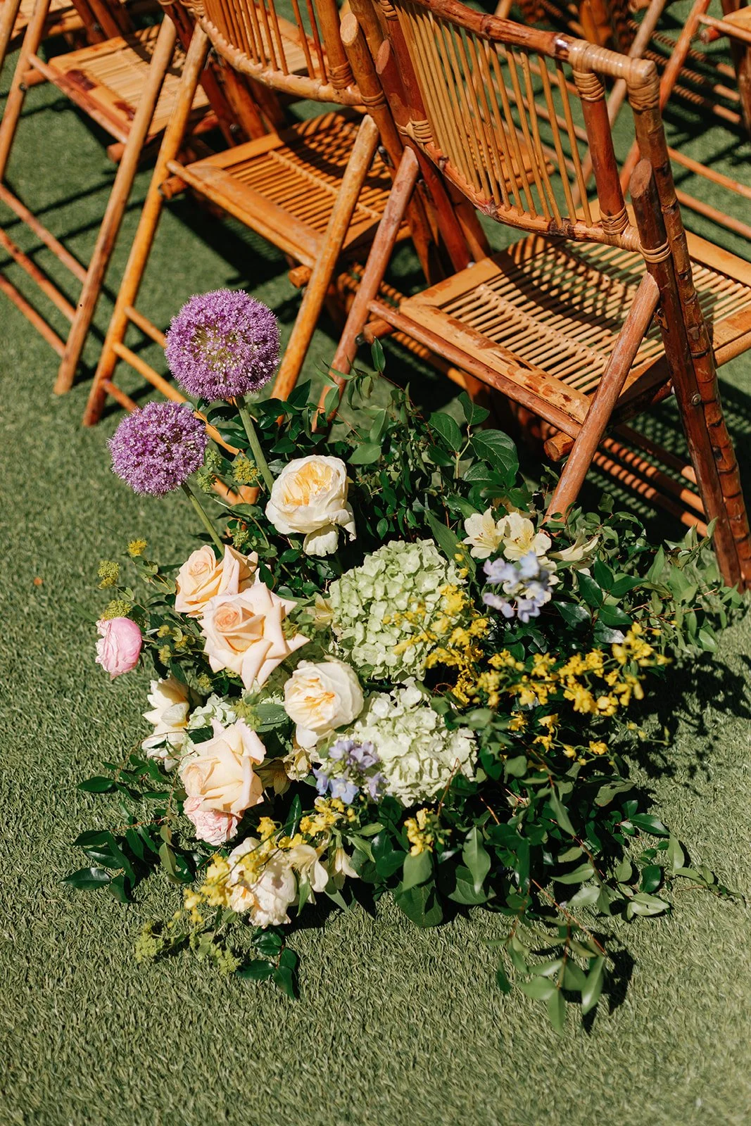 Flower aisle marker arrangement