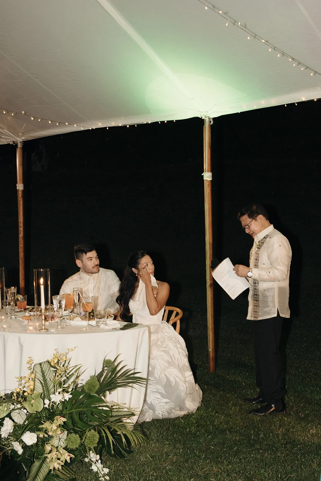 brides father giving speech at wedding