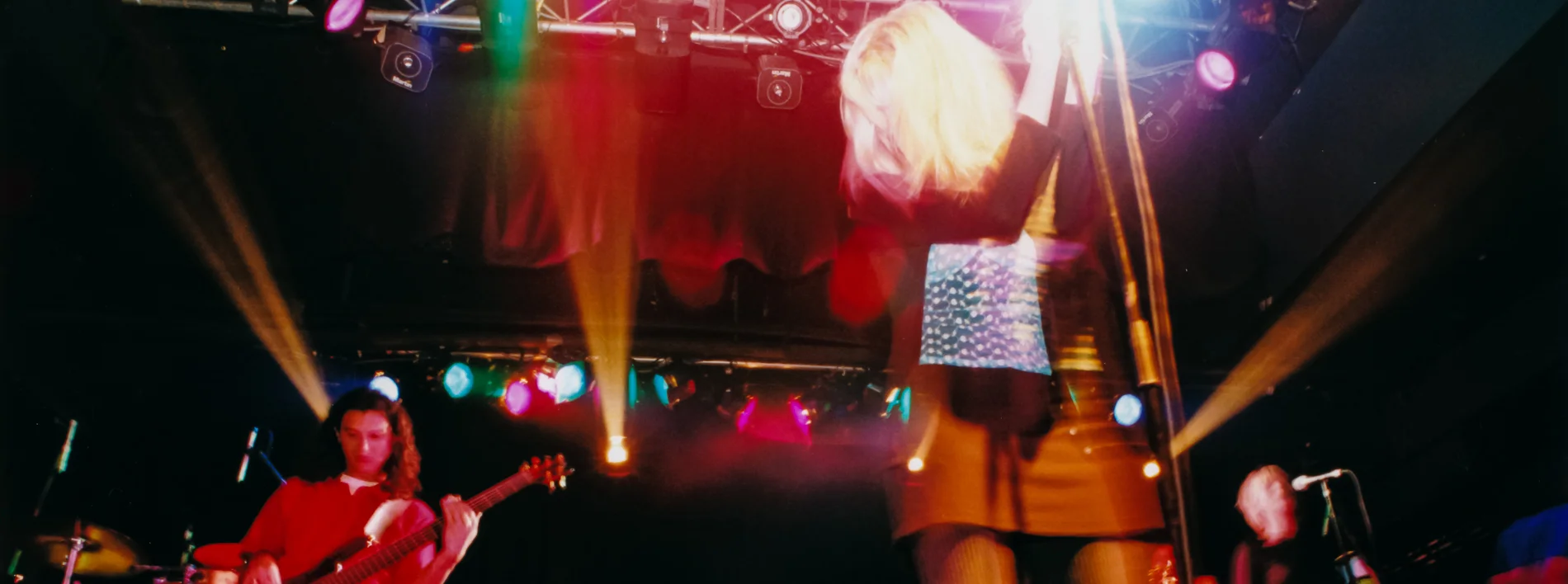 merril-bainbridge-live-with-band-low-excerpt_01.jpg