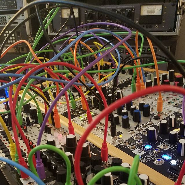 Patches Within Patches.
#upliftingcolors
.
.
.
.
.
#eurorack
#varimu
#synthmusic
#seattlemusic