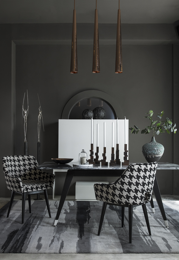 DiningTable 2.2.jpg