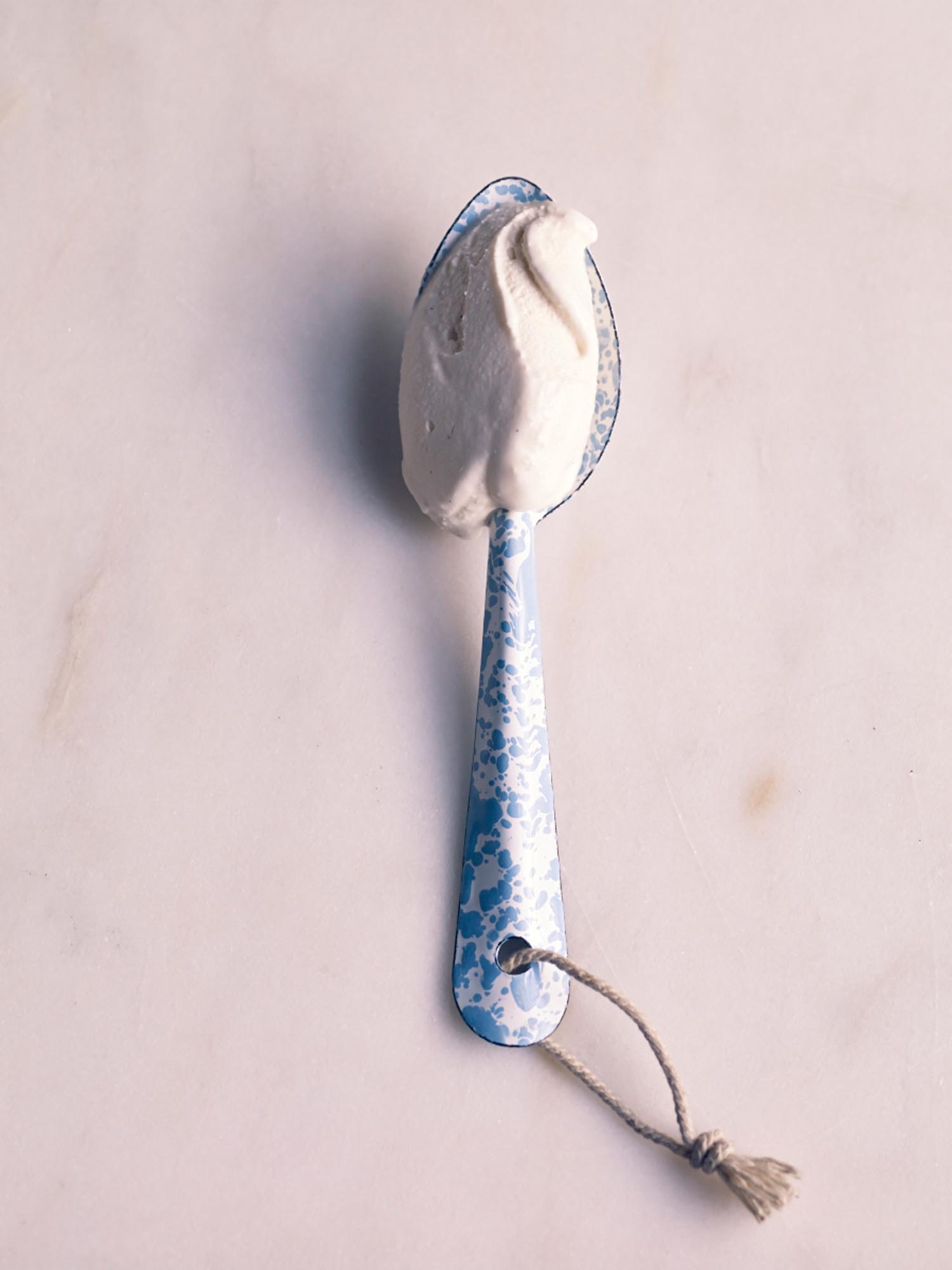 18.HomesAndGardensJul15EmmaLeeAliceHartAliBrownIceCreamsSpoon.jpg