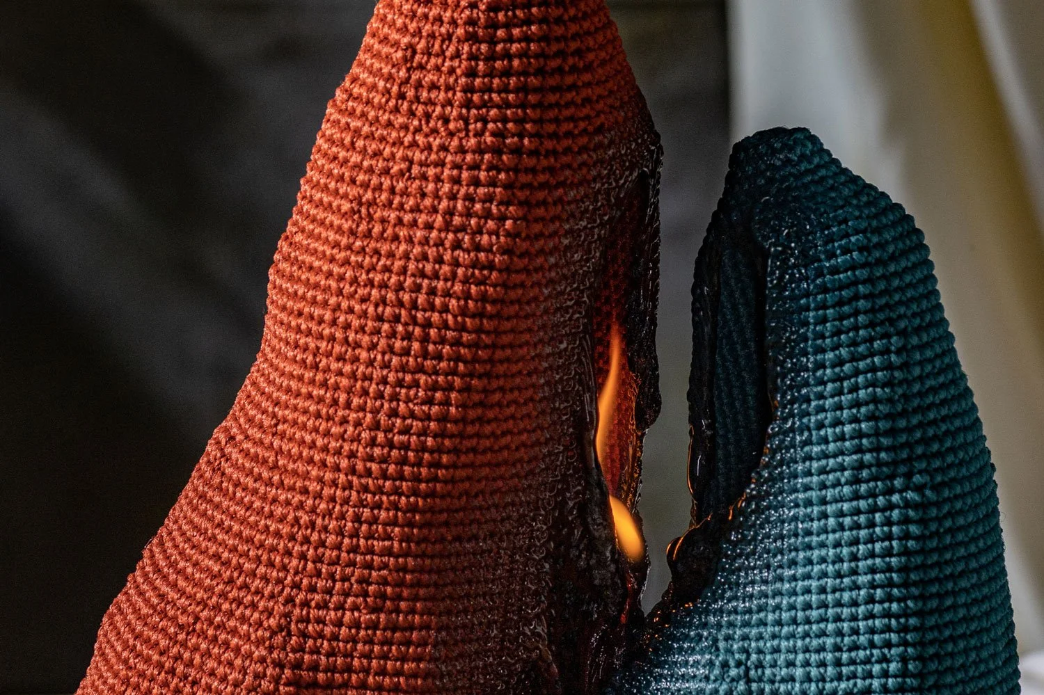 UB-V2_burning06.jpg