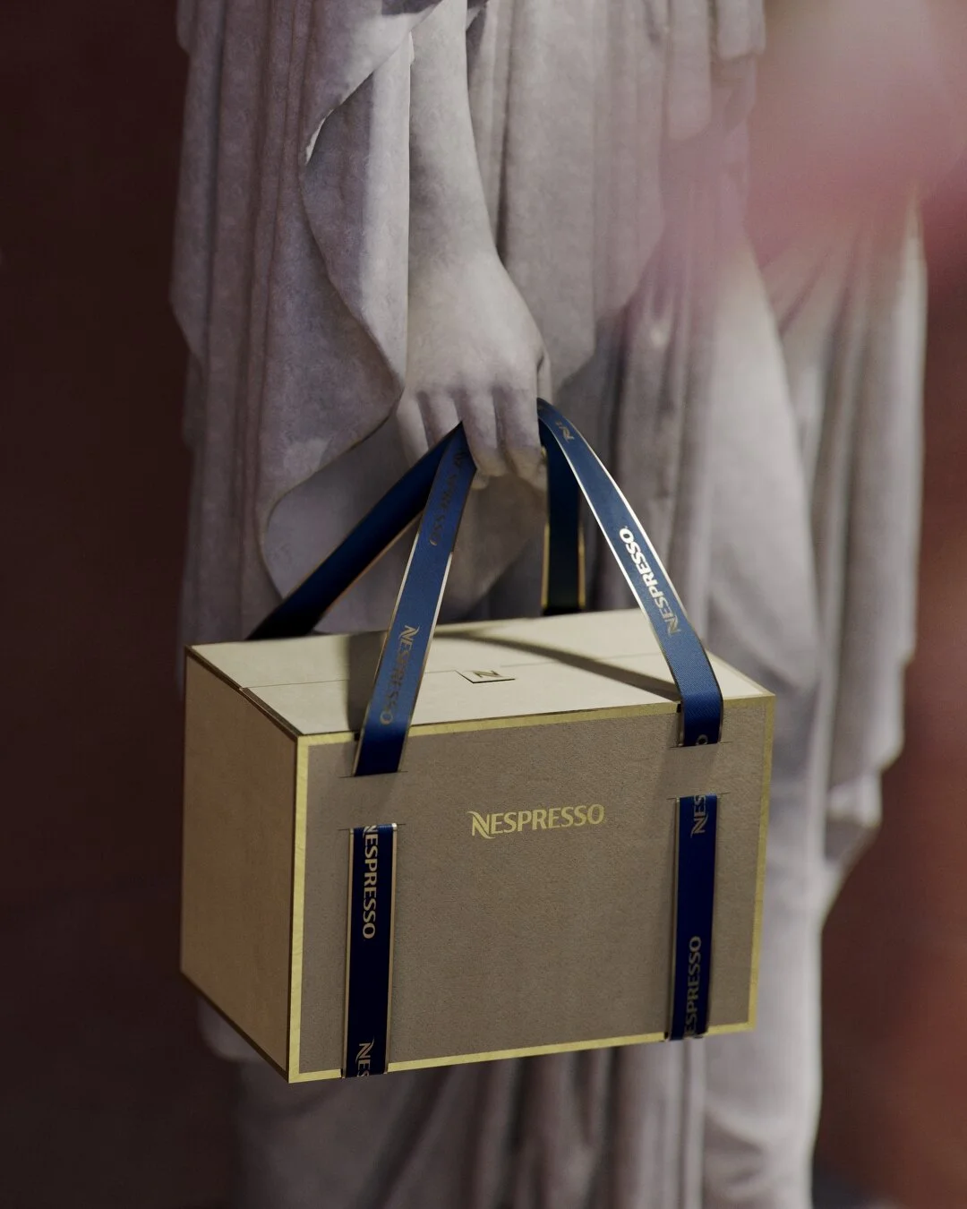 H180115_Nespresso_Social_Static_Post_Consideration_Advent_Calendar_The_It_Bag_DAY19_IG_4X5_OL_VL_Festive_2020_FLM001.2.jpg