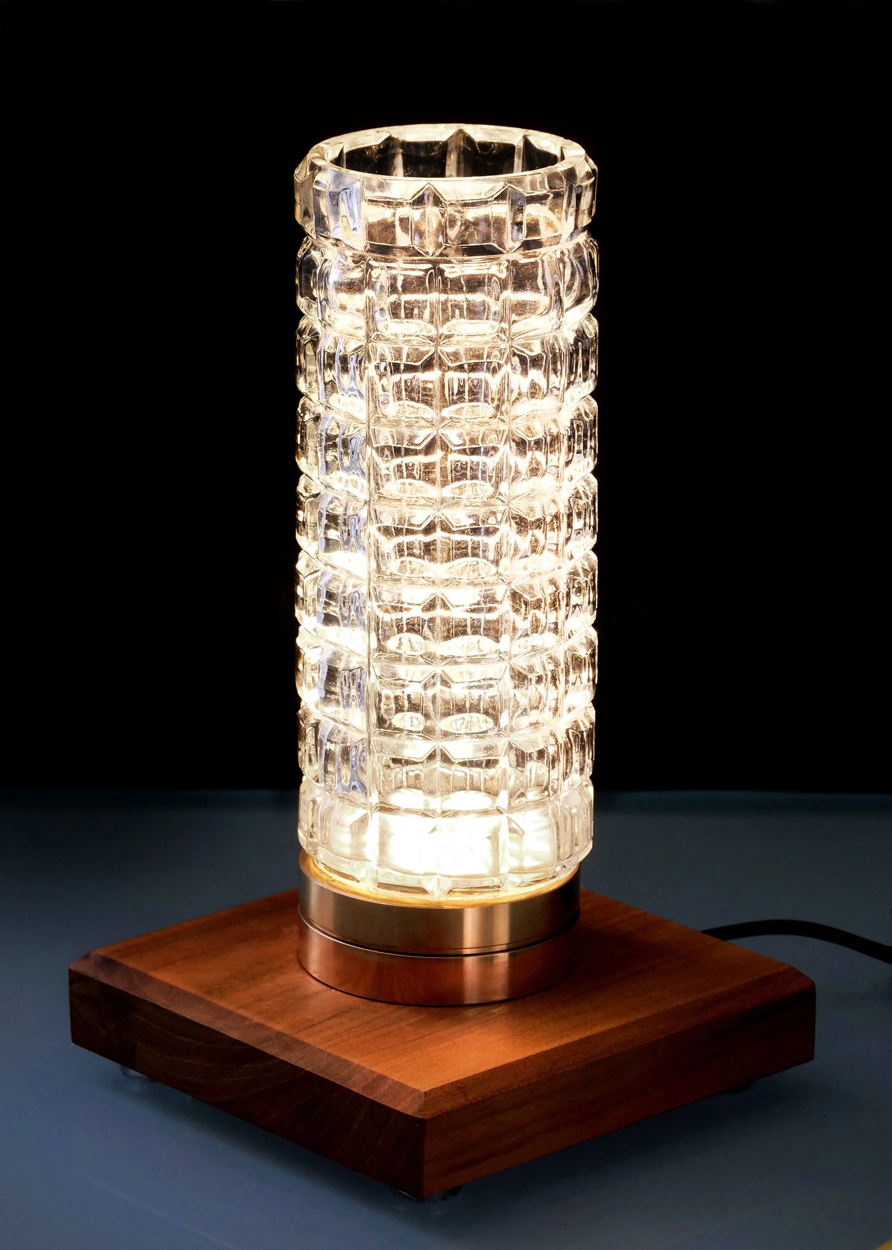 Modern handcrafted table lighting made in Belgium.jpg