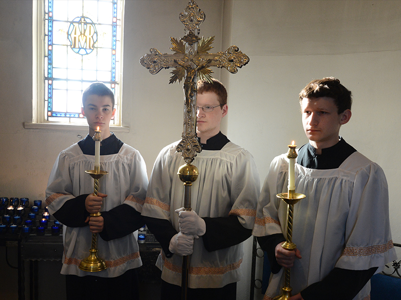 Altar Servers.jpg