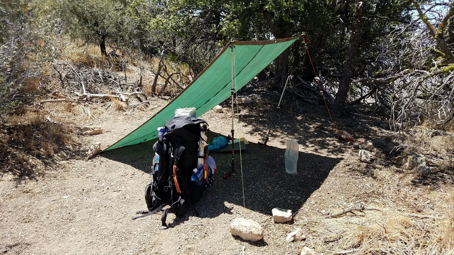 when there's no shade, I brought my own! Time for a mid-day nap to wait out the hottest part of the day. 