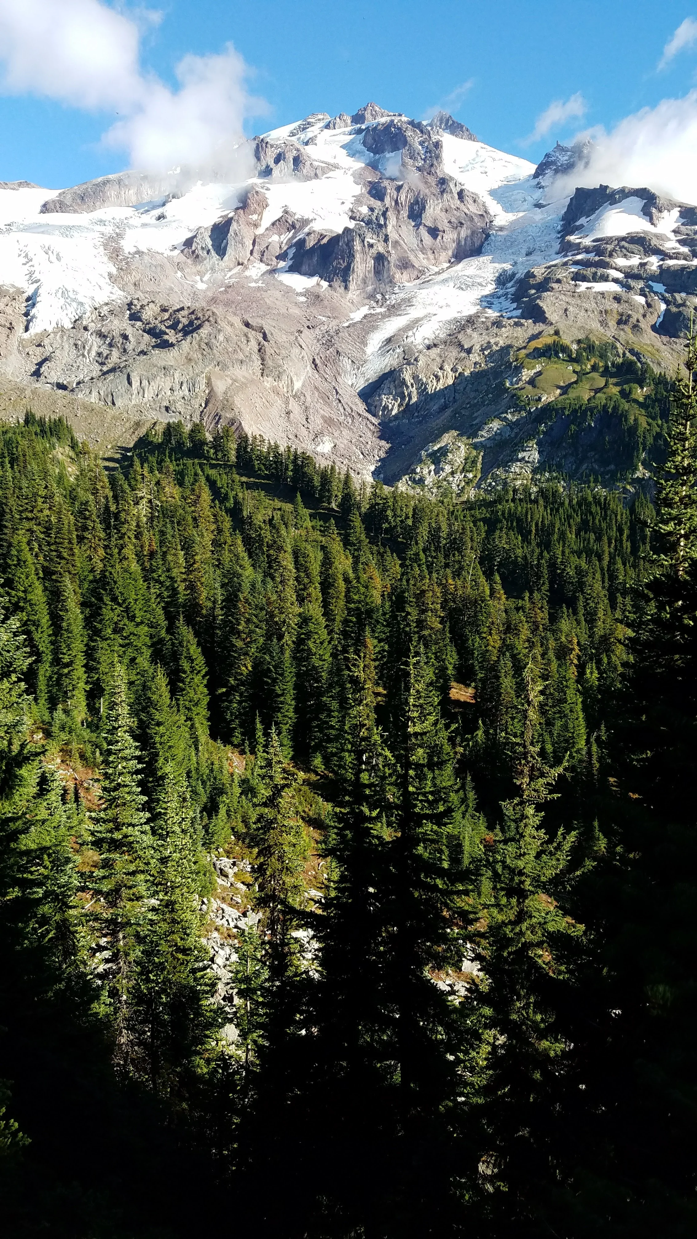 Glacier Peak with a backdrop of blue sky