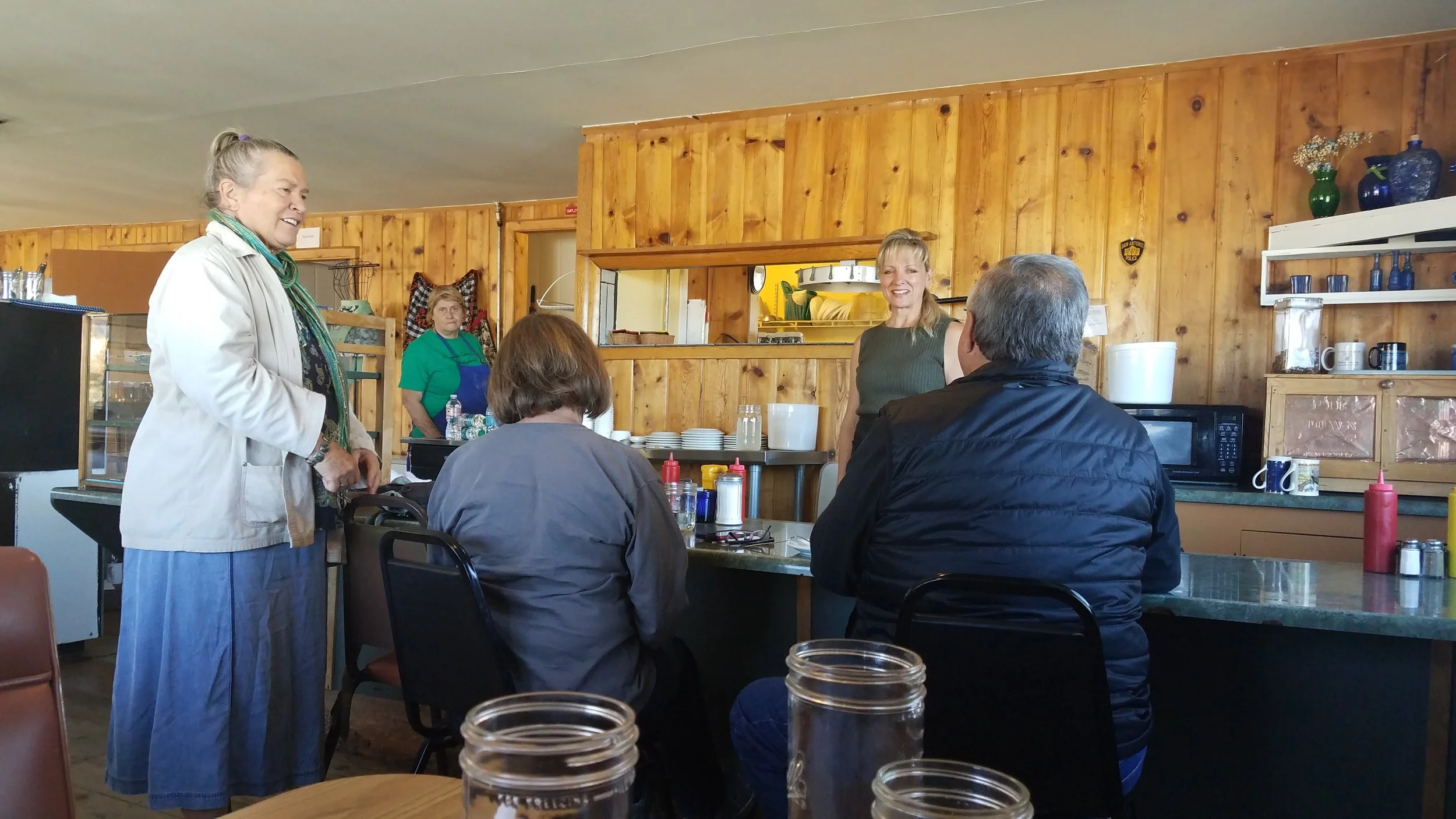 Nita, Laurie and some out of towerns at the Pie Town Cafe
