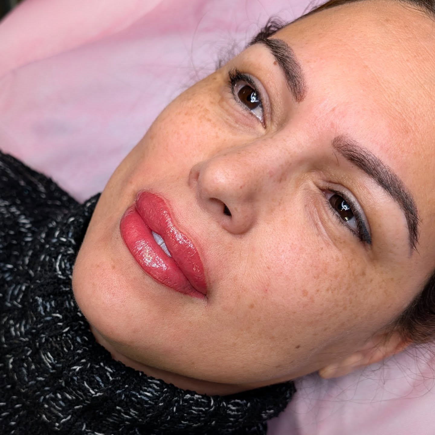 Healing brows + freshly boosted Lips 👄 

It's always such a pleasure to see my clients in my chair for their annuals! 

💋💄💋💄

Contact me with any questions or to book! www.krystlehartellc.com

#Krystlehartellc
#lippylove #krystlehartellc
#lips💄