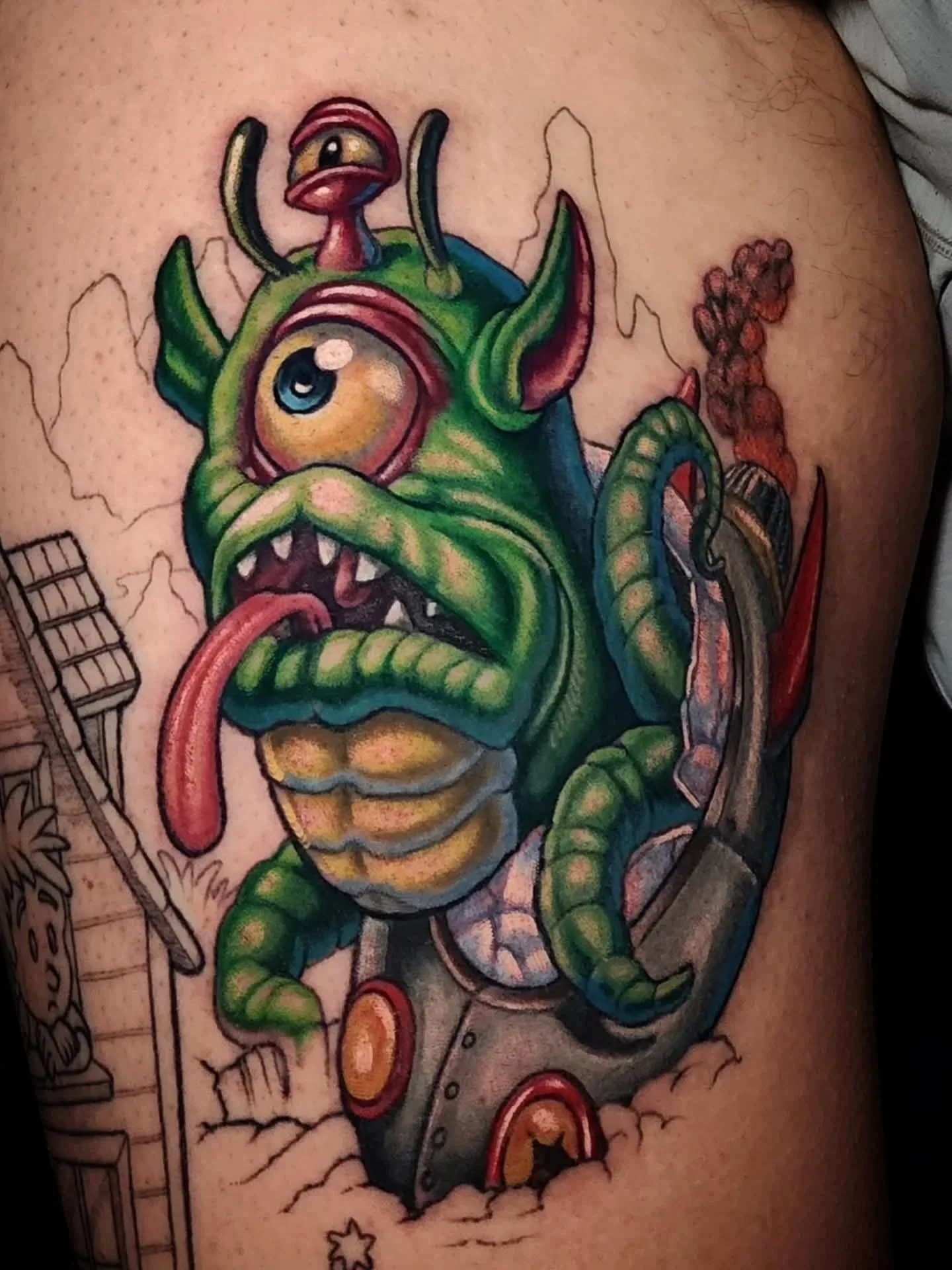 Here's a great example of creative freedom in a tattoo. 

One of @adamaguastattoos favorite things is when a client describes an idea and basically just says draw it now art clown!

And so far this is what they got.... A Crashed alien ship, part of a