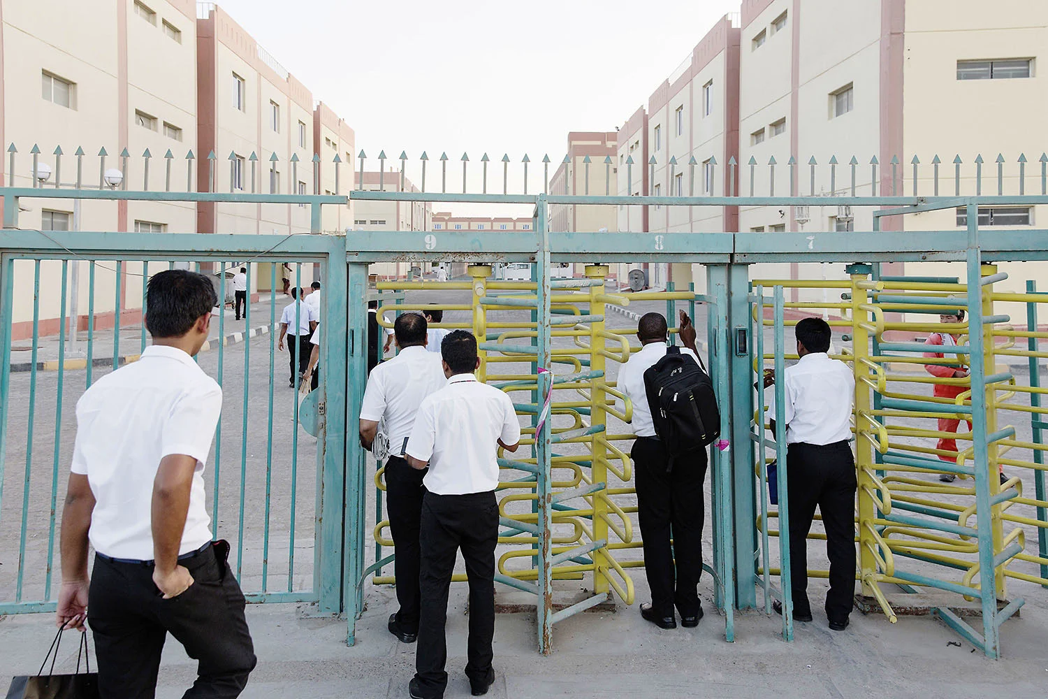 Abu Dhabi - Migrants in the desert