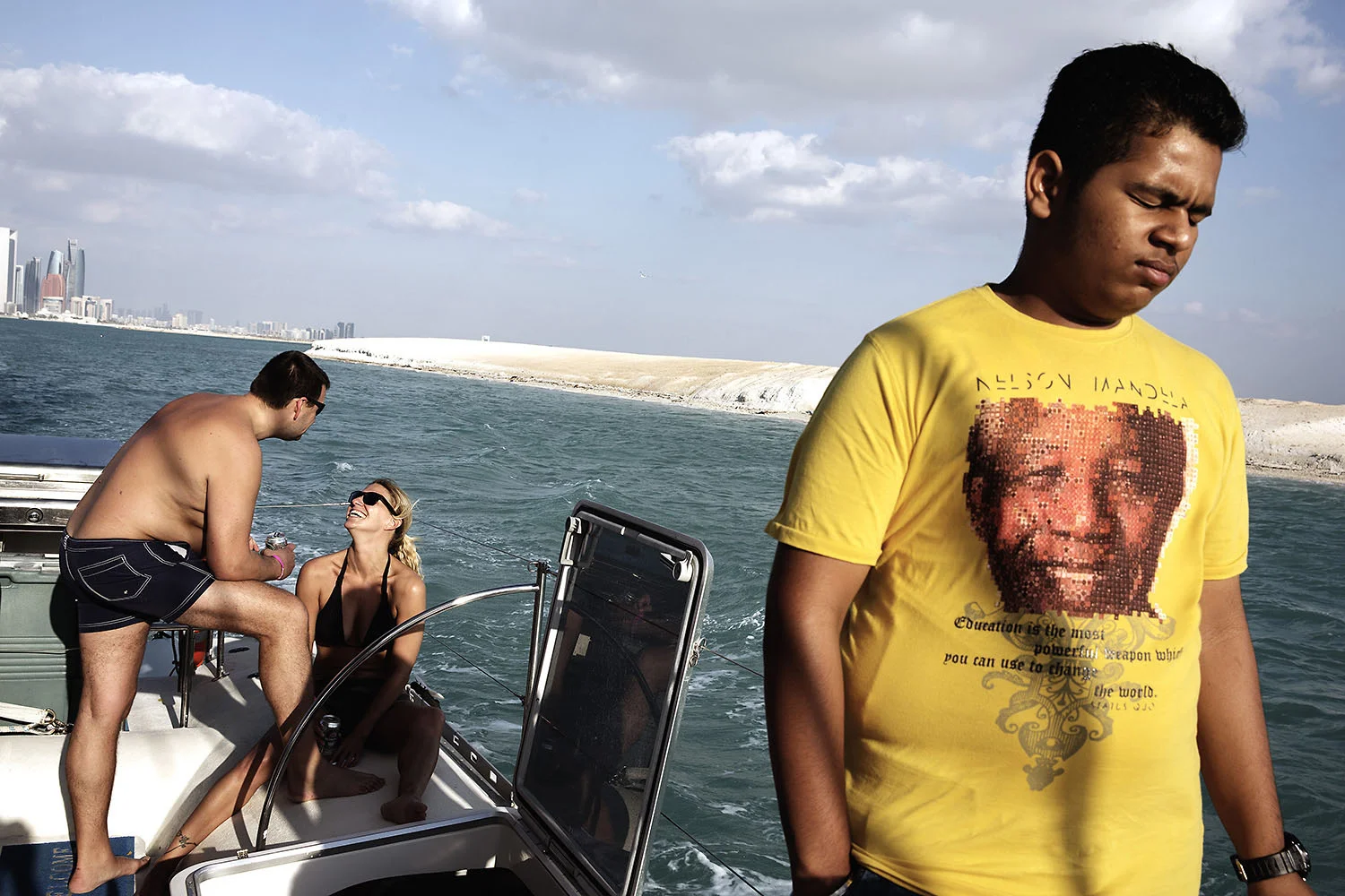 Abu Dhabi - Migrants in the desert