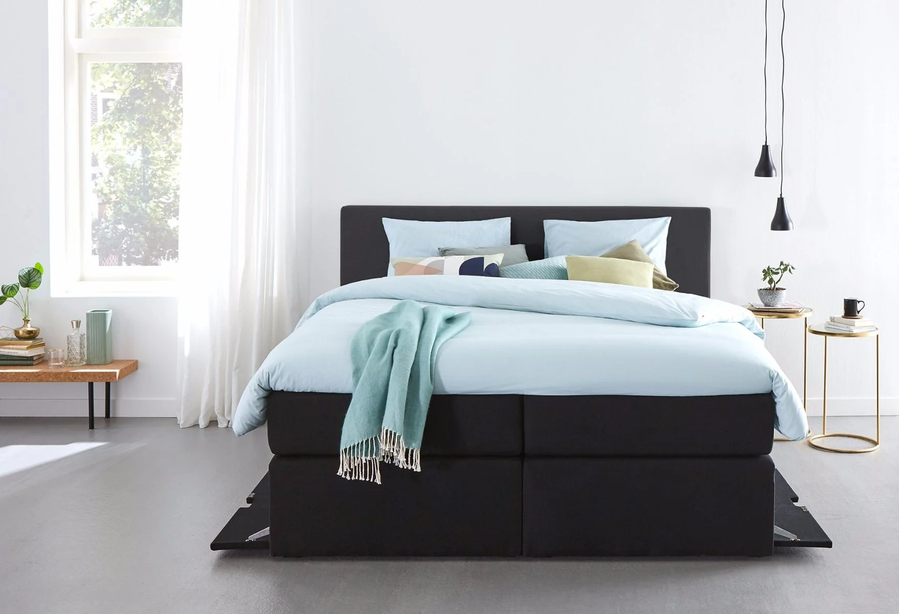 _00011_zwart_opbergbox_front_styling_laden_open.jpg
