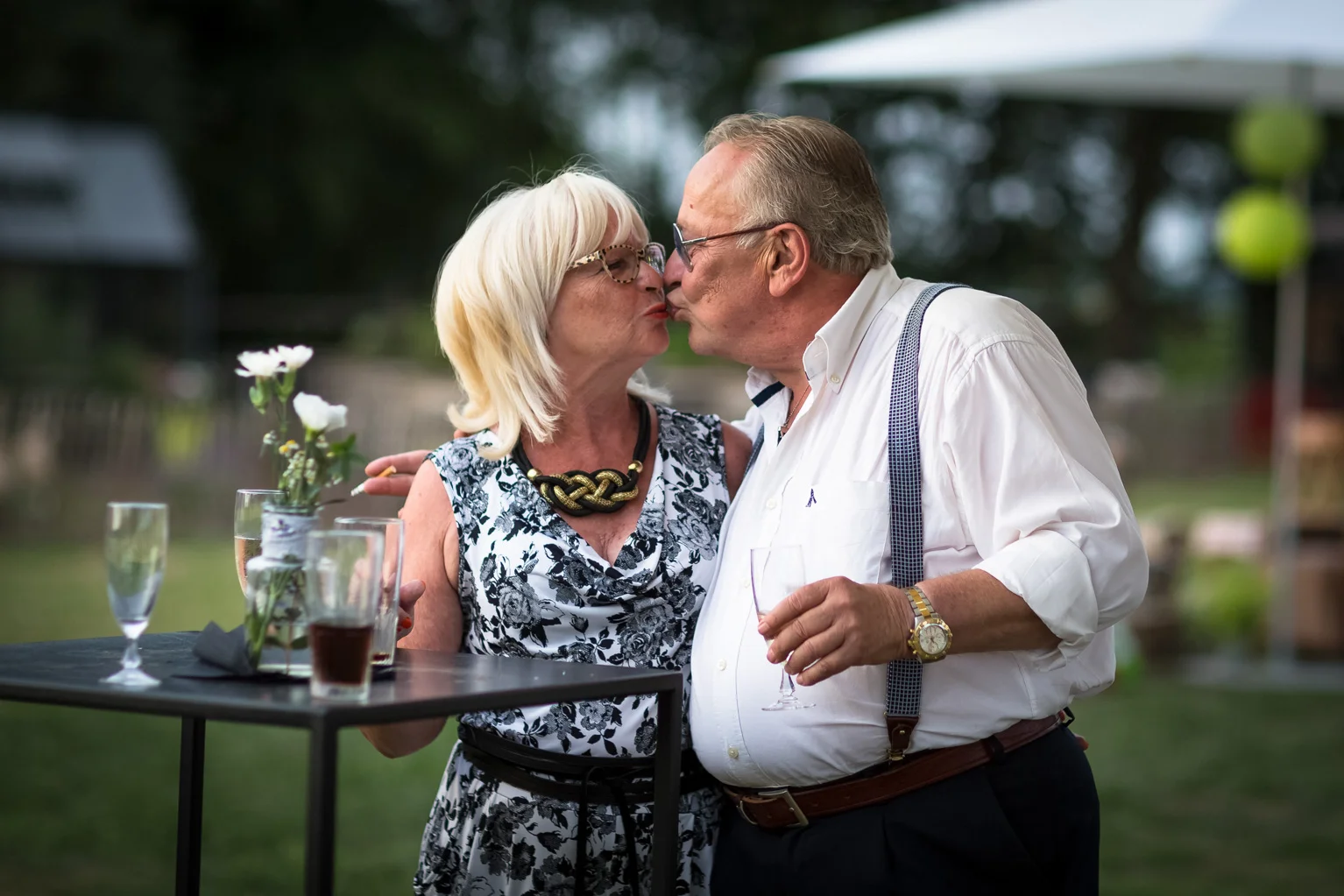 baiser couple mignon.jpg