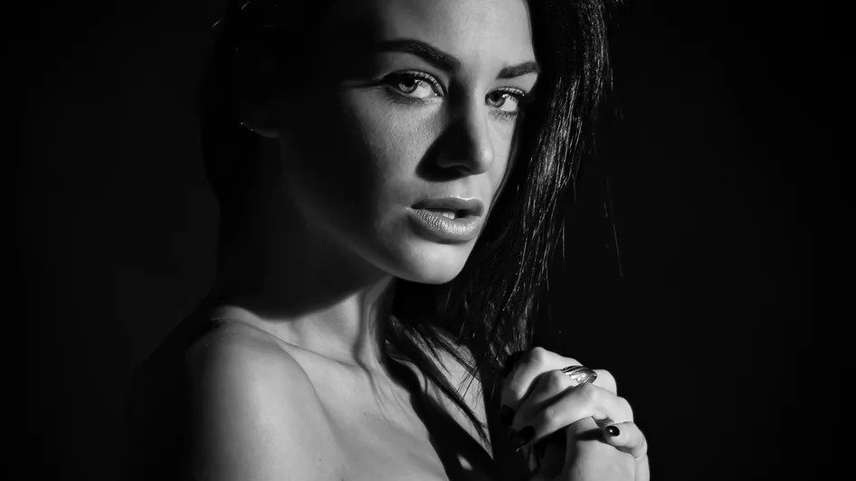seance-photo-modele-noir-et-blanc.jpg