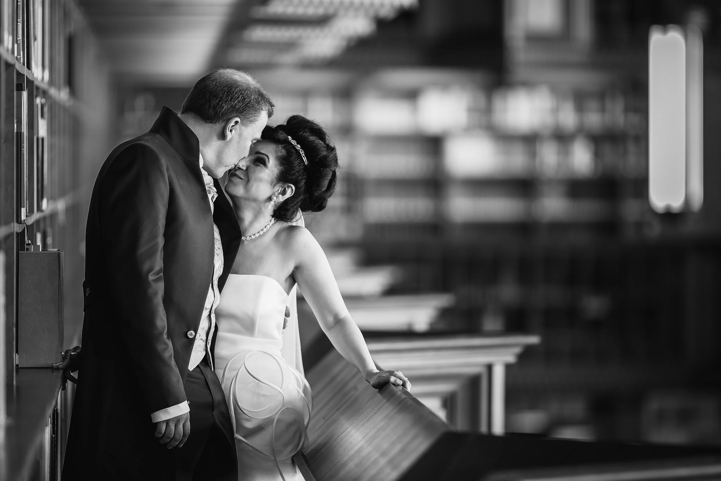 mariage-bibliotheque-seance-photo.jpg