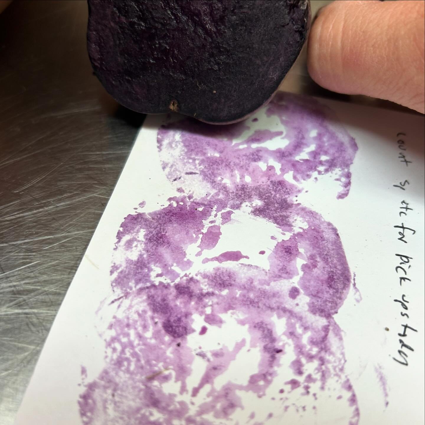 Spuddy buddy! @sparrowarcfarm :)
.
Blues, fingies (pair with finger limes???&hellip;?..?..)&hellip;, and golds!
.
Steal of a deal! Come n get em if you want something noice
.
And the rest of the thigns! 
.
🥔