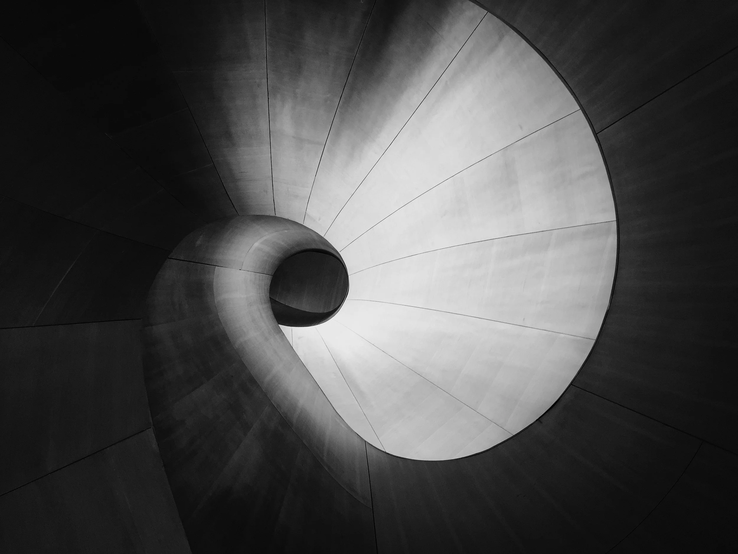 Photo by Arturo Castaneyra via Unsplash
