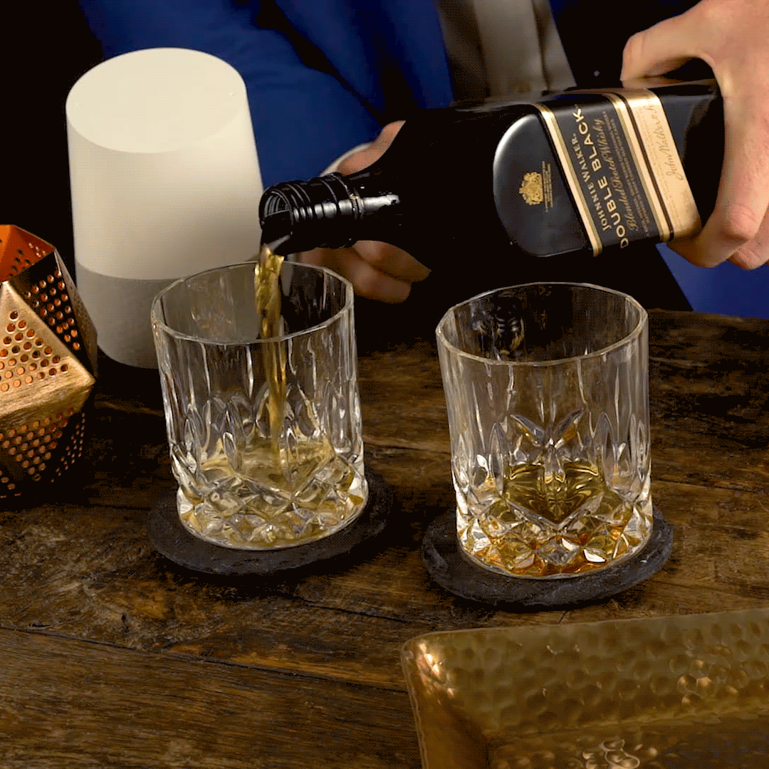 Vaynermedia_SM-WEEK_Johnnie-Walker-[FINAL]-082817.gif