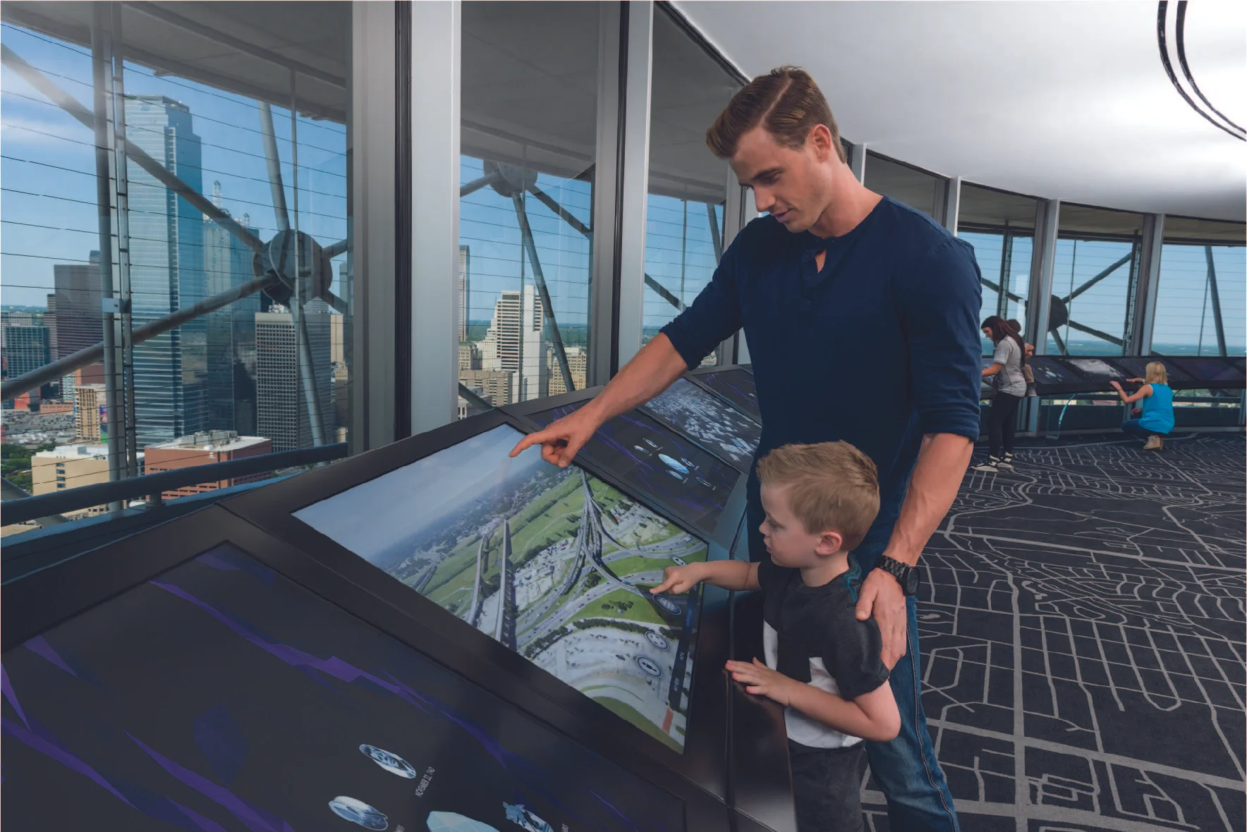 3/Reunion Tower Geo-Deck