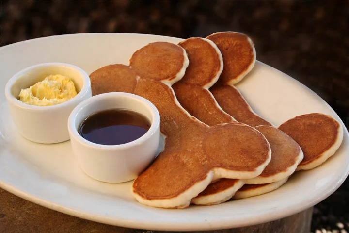 5/Lazy Dog Restaurant & Bar