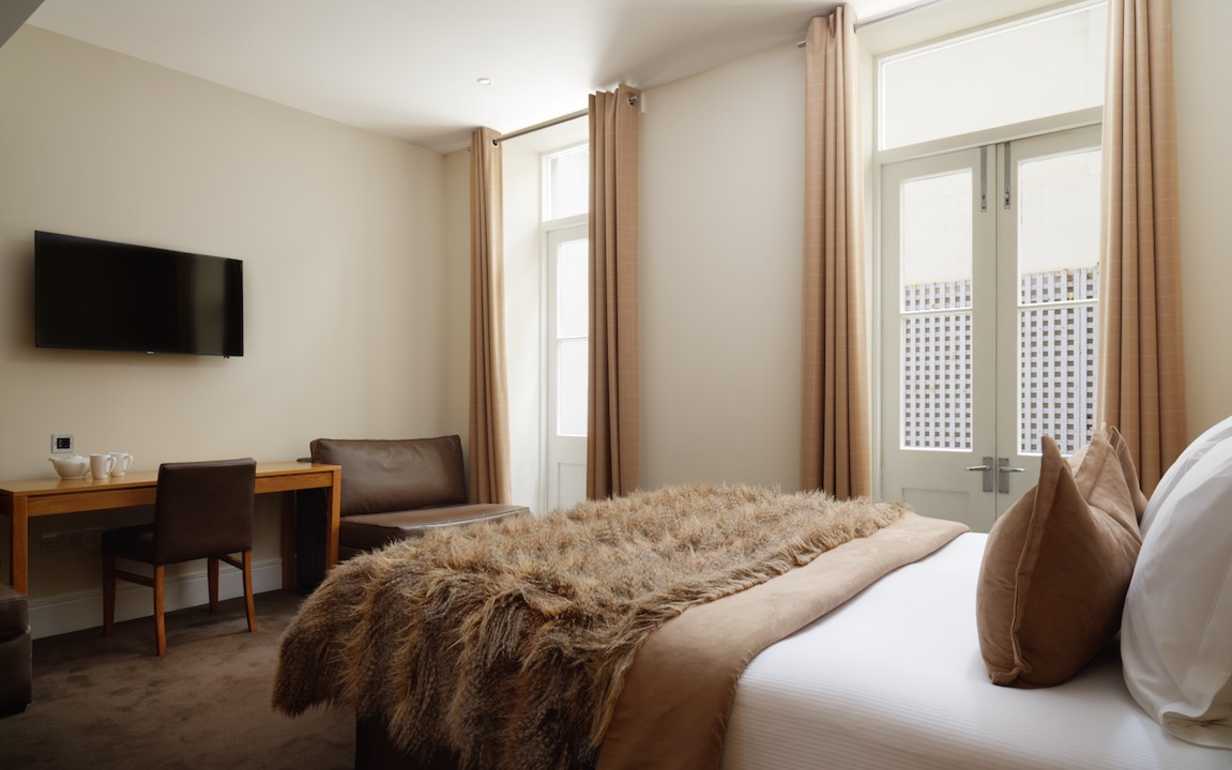 4/The Nadler Kensington