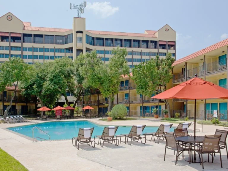 10/Crowne Plaza Hotel