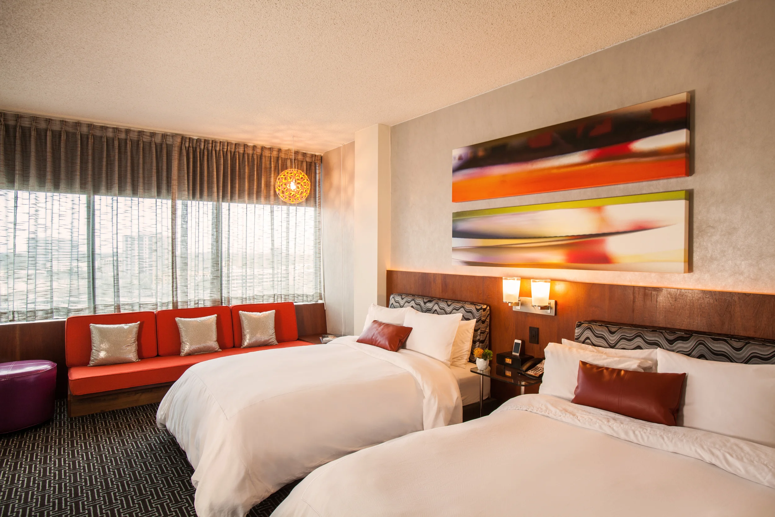 2/Hotel Derek Houston