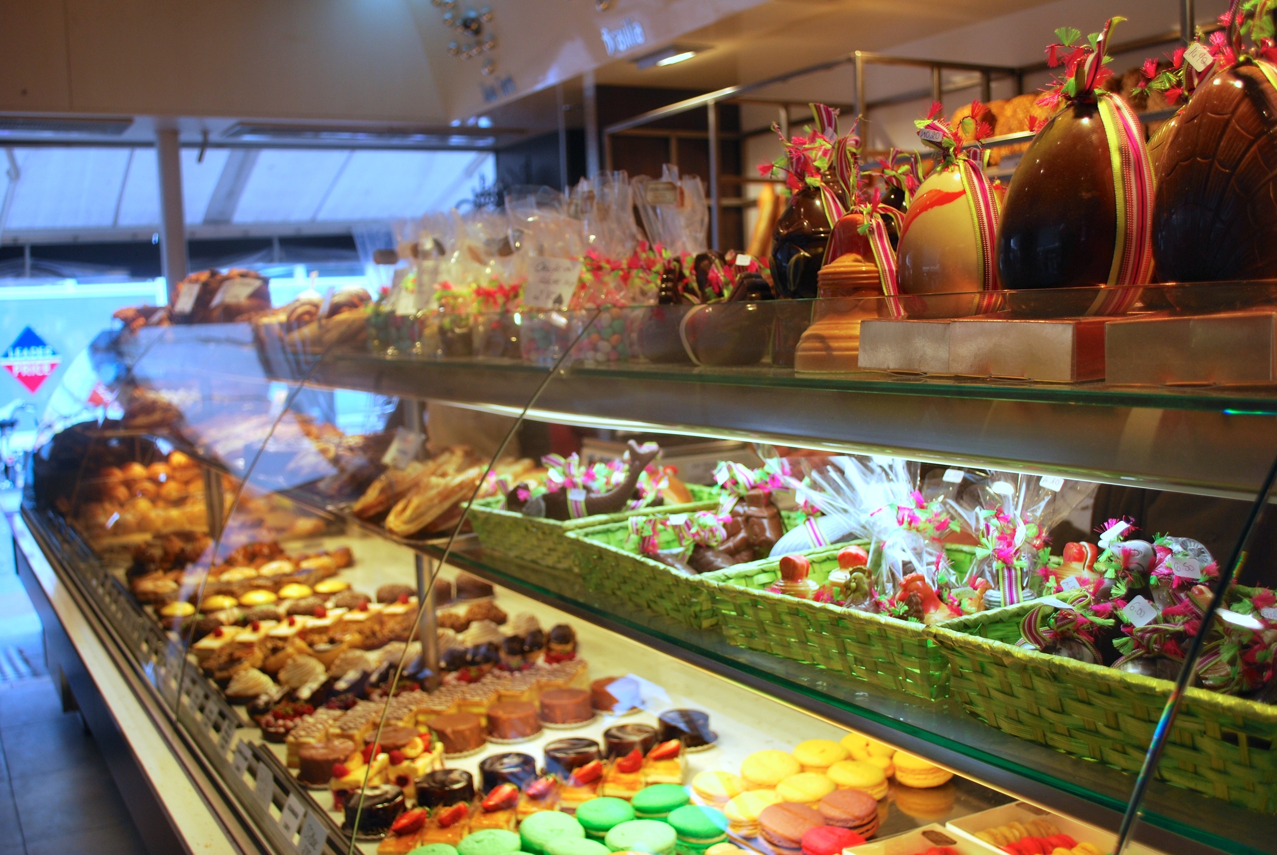 6/Eat French pastry