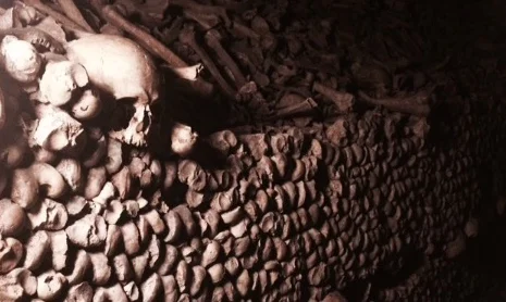 5/Explore the hidden catacombs