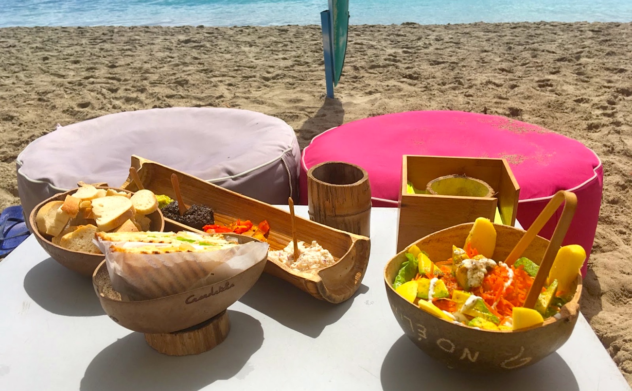 4/Eat along the beach