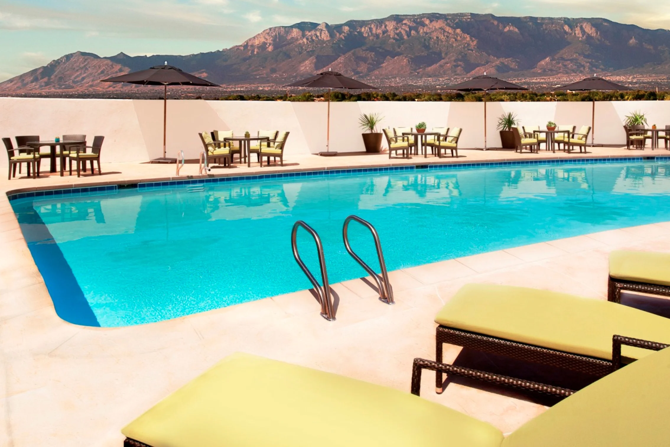 9/Sheraton Albuquerque Airport Hotel
