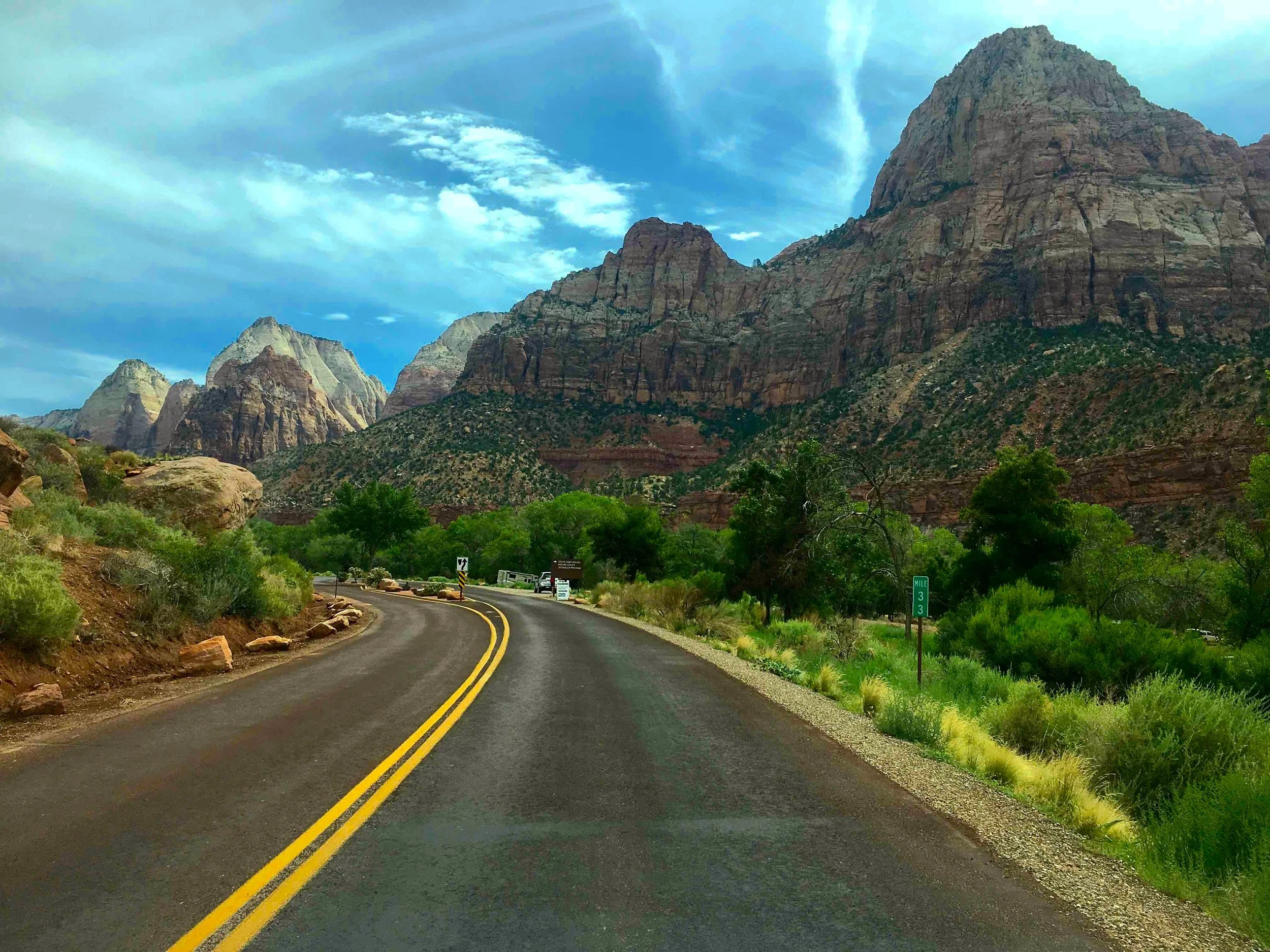 15:Road to Arches National Park.jpg