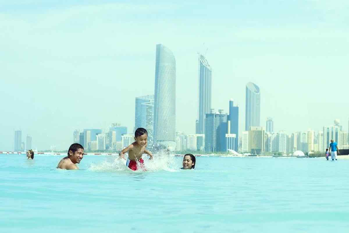 4/Corniche Beach