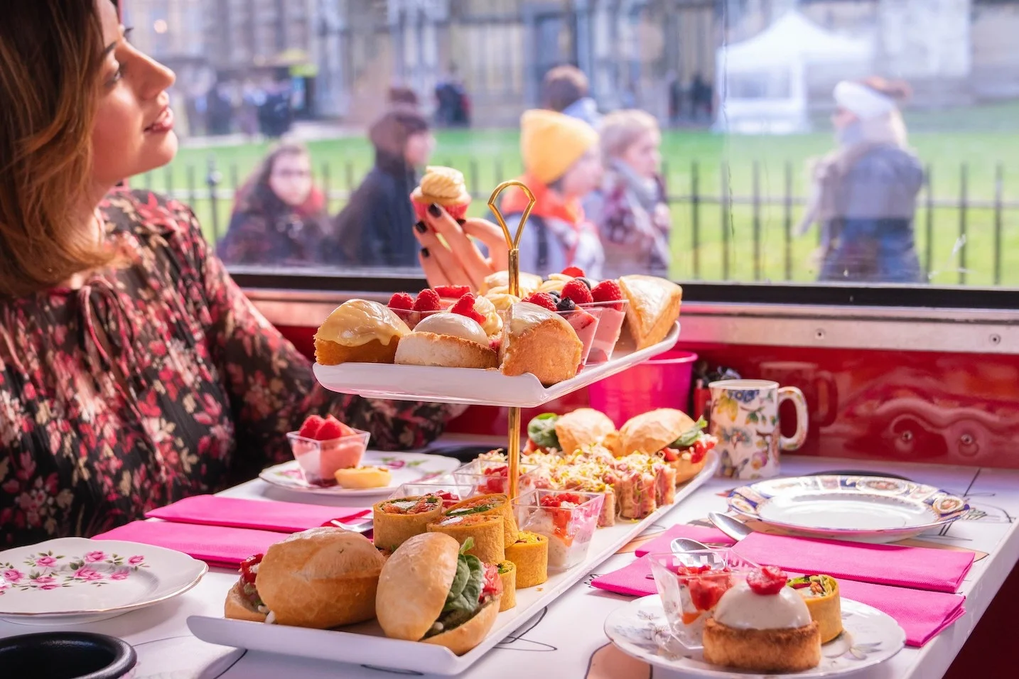 5/Afternoon Tea Bus Tour
