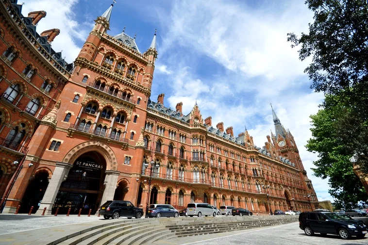 2/St. Pancras International
