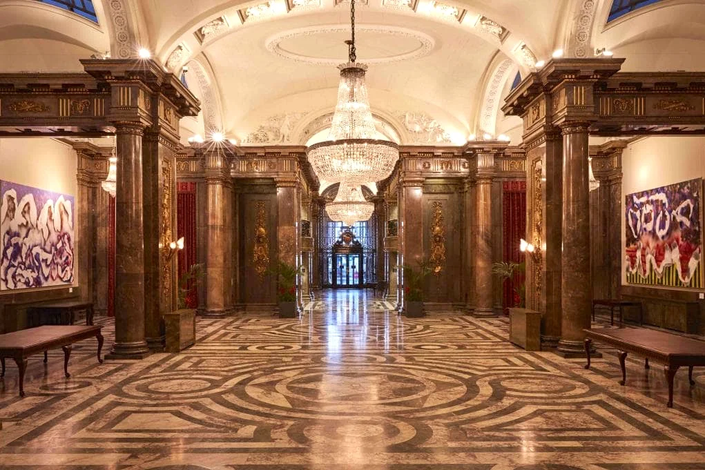10/Australia House