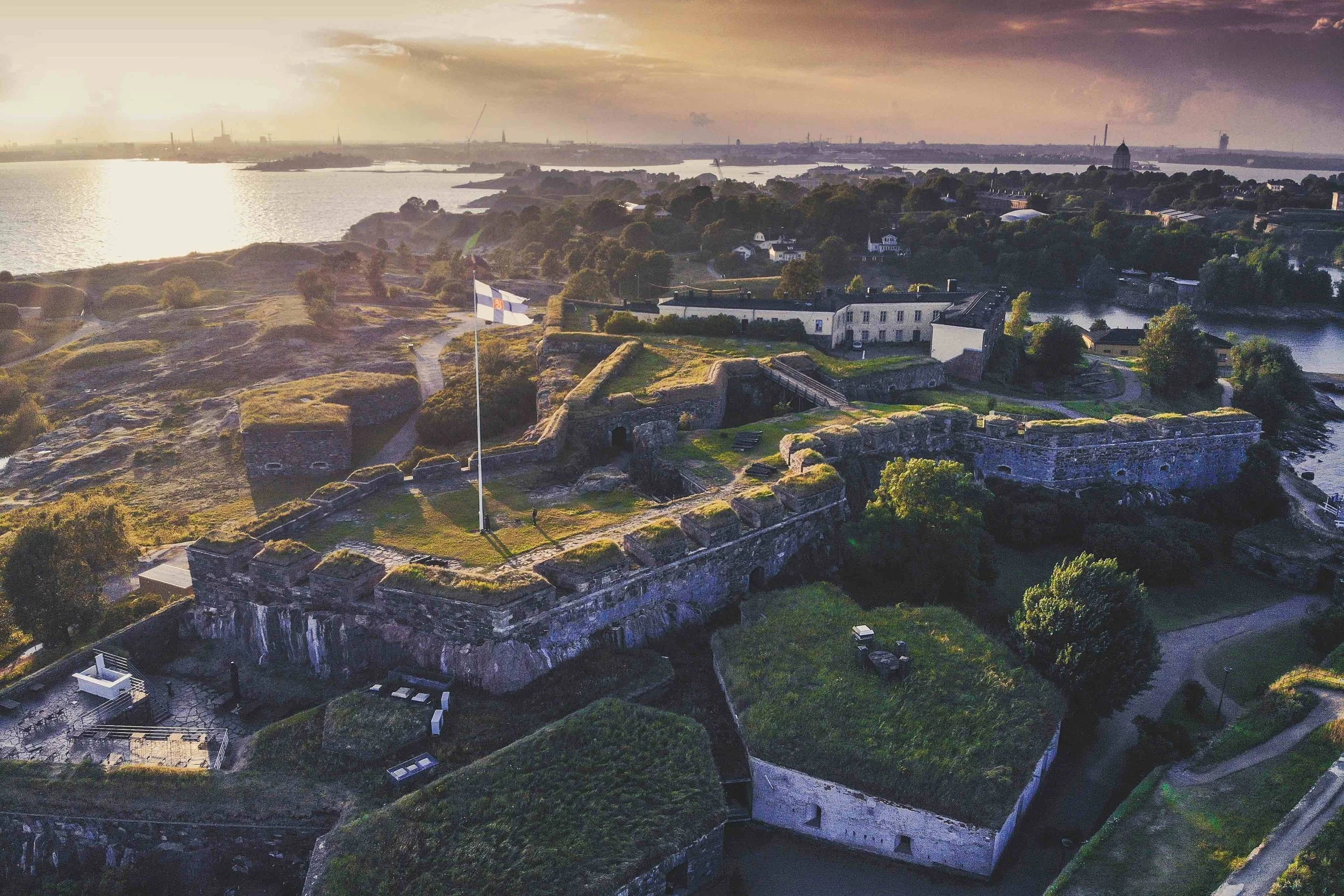 1/Suomenlinna Sea Fortress & neighboring islands